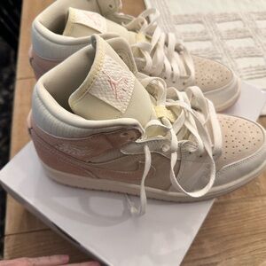 Air Jordan 1 Mid SE Women's Shoes Coconut Milk/Sail/Legend Pink